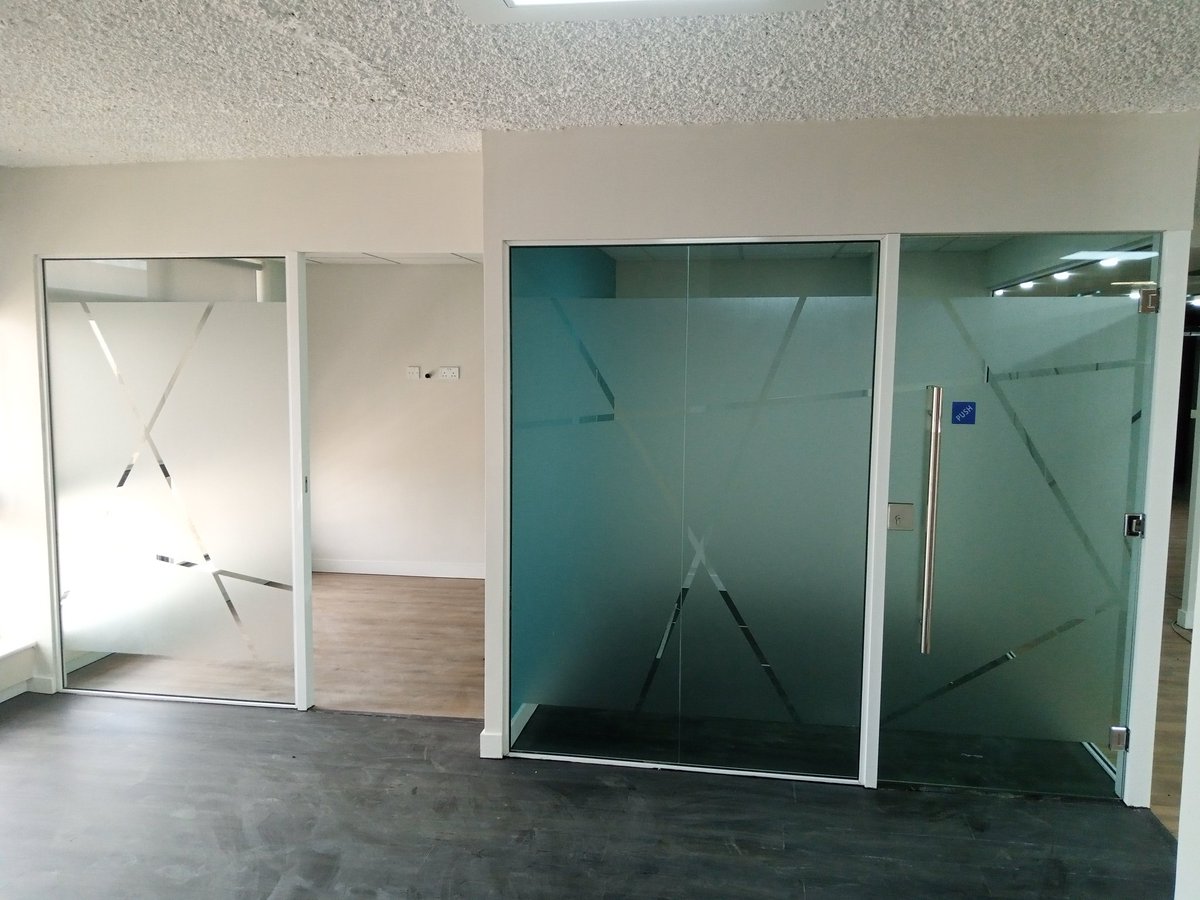 KeenVeen's tweet image. Get in touch for your office partitions,,,we do frameless office partitions with toughened glass . 0736865580 #arrested  #interiorCS #odmMPs #magoha