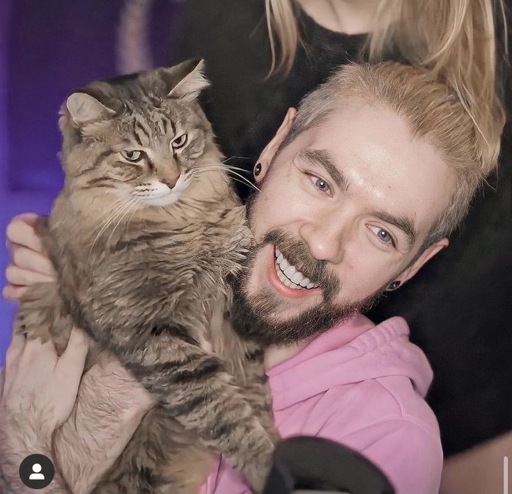 Happy birthday to one and only <a href="/Jacksepticeye/">Jacksepticeye</a> ❤️🎉 I hope your day is full of love ❤️ 
#jsetwtselfieday #HappyBirthdayJacksepticeye