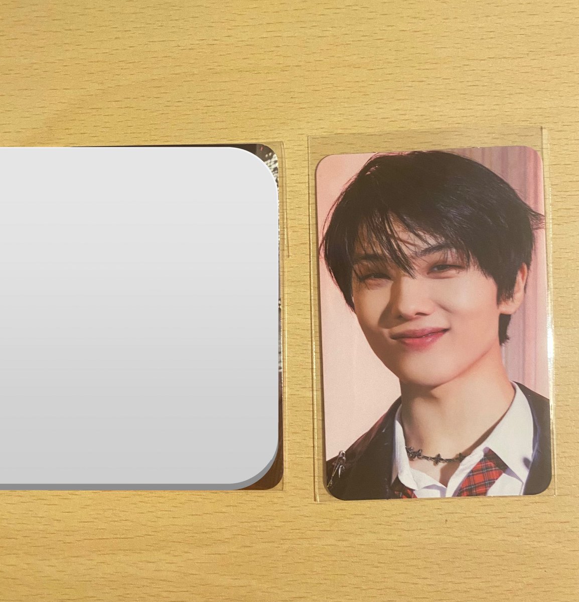 rgmax28's tweet photo. @bye_gohwajil はじめまして。検索から来ました。
こちら、チソンを持っています。同種のマークと交換は可能でしょうか？
ご検討をお願い致します。 https://t.co/C8DrnxsSSo