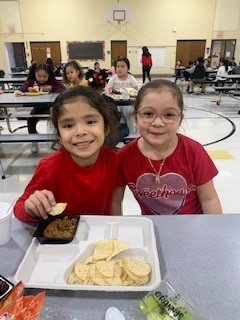 IrvingElementa1's tweet photo. Here's a few of our students participating in Red &amp; Gold Monday. #SuperBowlSpiritWeek #IrvingShines #wpsproud #KansasCityChiefs @Chiefs https://t.co/JlRprShTdM