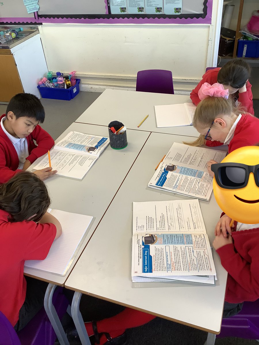 Year3STMHull1's tweet photo. Linking Safer Internet Day to our guided reading lesson today #SaferInternetDay2023 #SID2023 #TheSTMWay https://t.co/x3ziB4mAXg