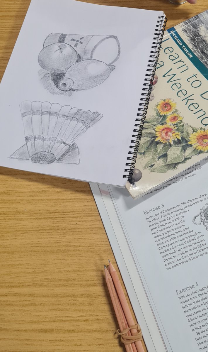 YarmouthLib's tweet photo. We enjoyed sketching and chatting at the Drop in and Draw session last night. Christine has only been sketching for 3 weeks and she is doing so well picking up tips on shading etc. Come along next week and join us.
#LoveYourLibrary #DropInAndDraw https://t.co/MVD45P7lpb