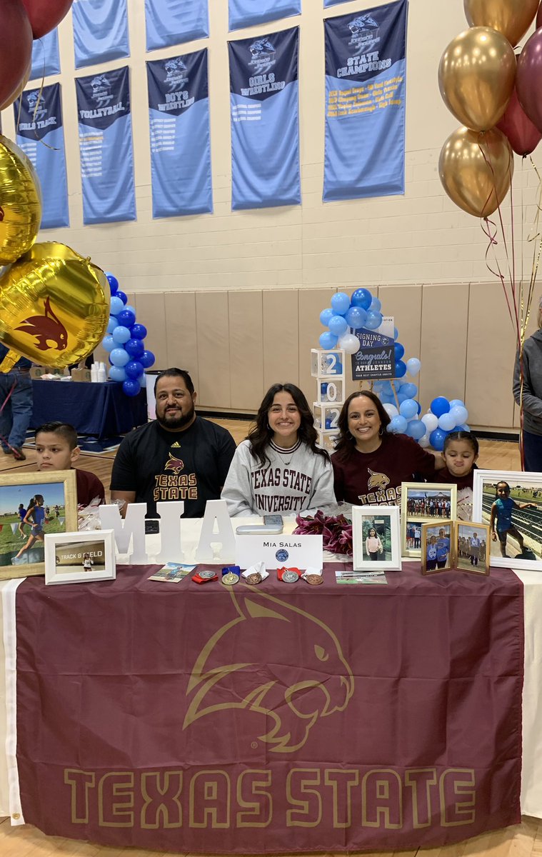 Signing day for @miasalasxctf on her way to @txst 🏃🏽‍♀️🏫🐯Mia we are SO proud of you, and we know that you will do amazing! @miasalasxctf @CocoLeftwich @CoachTPMiller @abbey3salas @CTJohnsonHigh @CTJohnsonTandF @ctjohnsonXC #CTJsigningday #JohnsonJags #EatemUp