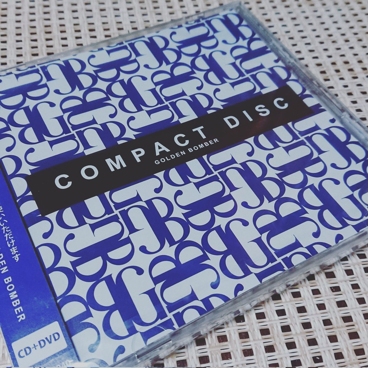 tomonchu70337's tweet photo. フラゲして帰って来た💿
#ゴールデンボンバー
#COMPACT_DISC https://t.co/Efo9yPOD2G