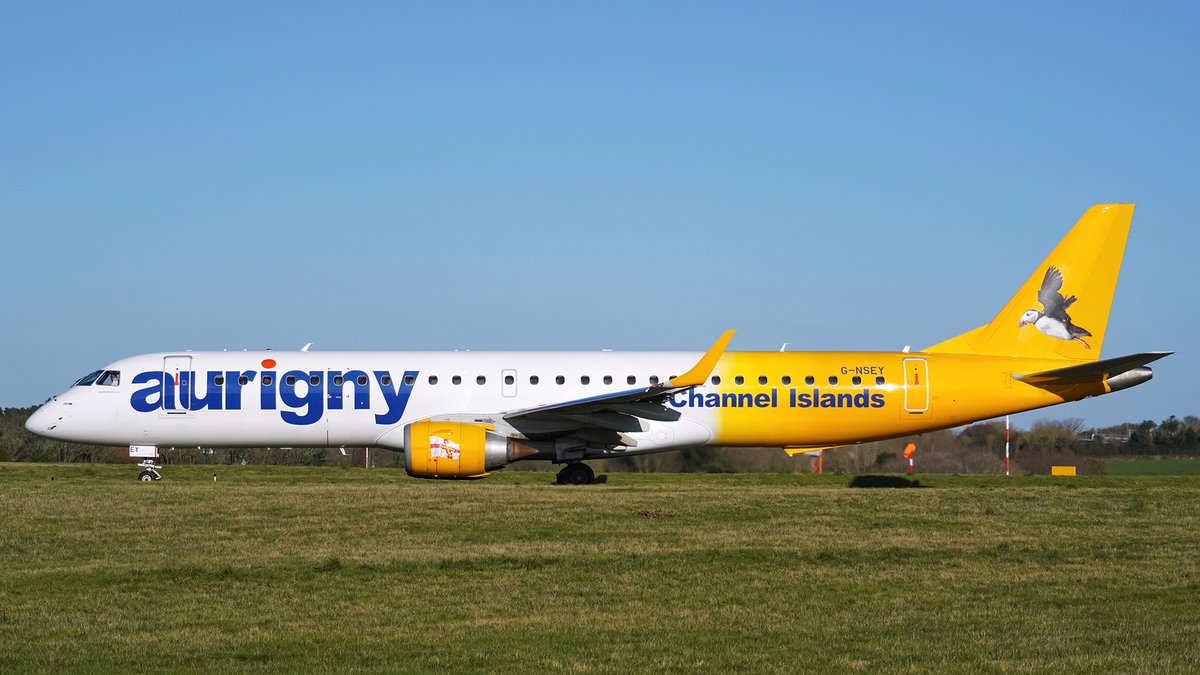 29Aviation's tweet photo. Aurigny Air Services (G-NSEY) Embraer ERJ-195STD https://t.co/O4d4XfMZGk | #Aurigny #GuernseyAirport #GCI #EGJB #LGW #EGKK #GatwickAirport #Embraer #Embraer195 #E195 #RegionalAirine #AviationPhotography #PlaneSpotting #MegaPlane https://t.co/EorR4fqGbB