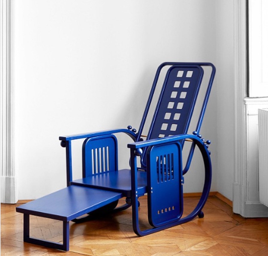 ariverofdesign's tweet photo. ‘Sitzmaschine’(No.670) Chair, 1908 by Josef Hoffmann via @biarchive_ https://t.co/2vpDPwn3kL