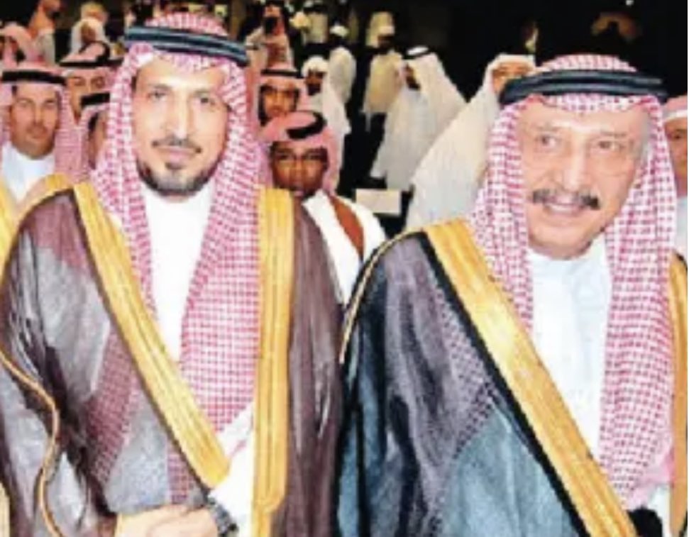 عاجل:
أُفرج أمس عن الأمير اللواء الركن الدكتور فيصل بن محمد بن ناصر بن عبد العزيز آل سعود، الابن الثاني للأمير اللواء المتقاعد محمد بن ناصر بن عبد العزيز آل سعود -أمير منطقة جازان حالياً-.
كان الإفراج بعد أكثر من أربع سنوات على الاعتقال.