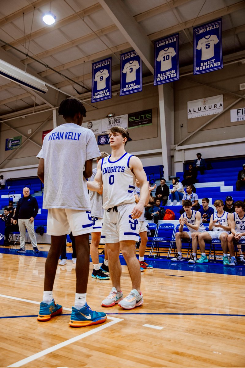 sjcbasketball's tweet photo. Senior Night Today for these 4 Outstanding Young Men. It has been a Privilege to be their Coach. Please Come out tonight to support them in their final Home Game at the #Castle 7:30 PM
#knightime
#212
#TeamMatesMatter https://t.co/kZsFJxhxhV
