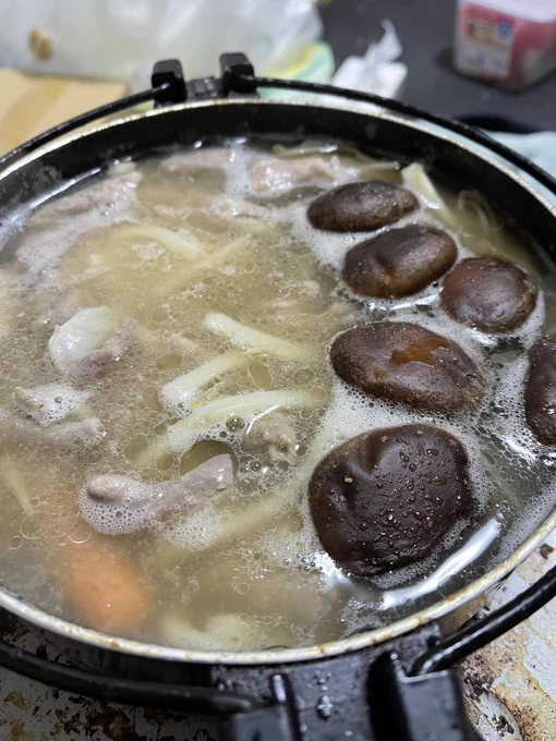 鍋じゃあああもつキノコ鍋 