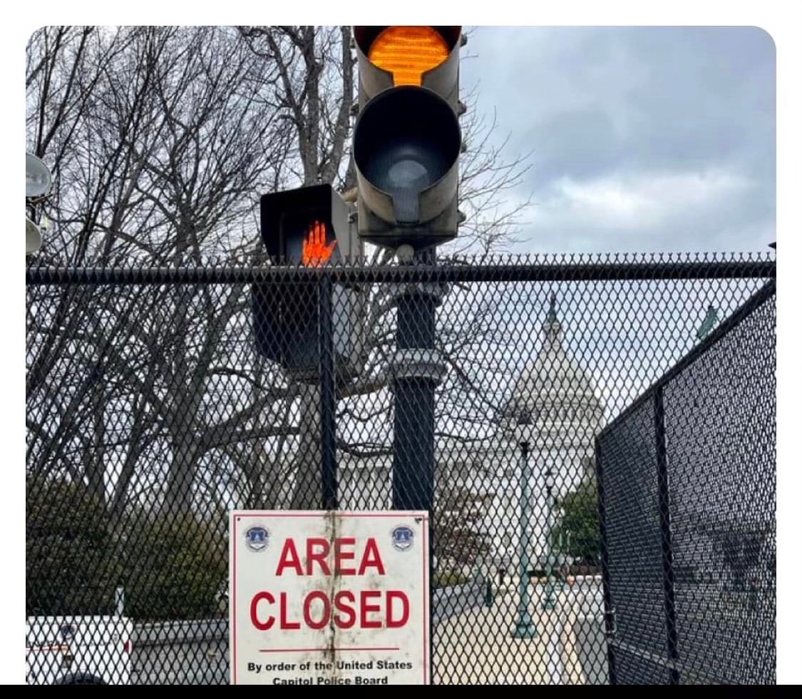 get_rambling's tweet photo. Why does the most popular President in US HISTORY need to build a wall around the Capital before the State of the Union when they preach 'Walls don't Work'.. Maybe they only work for some? #BidenWorstPresidentEver #StateOfTheUnion #StateOfTheUnionAddress https://t.co/EuQgFHPbmj