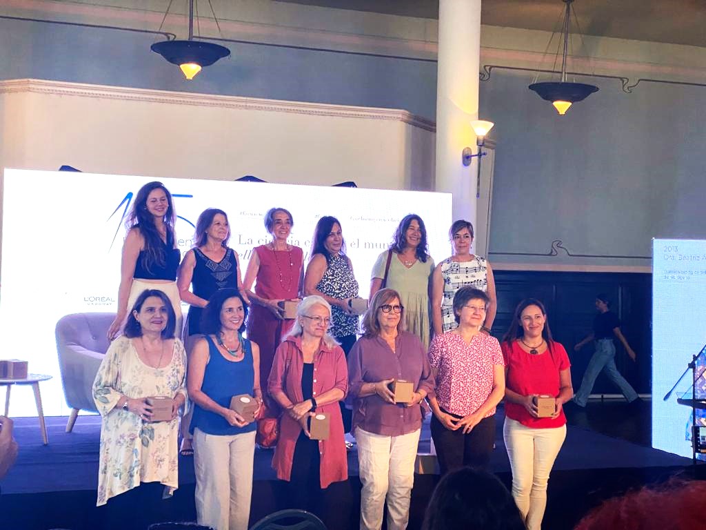Investiga uy (@investigauy) on Twitter photo Compartimos el reconocimiento de las científicas premiadas a lo largo de los años en la ceremonia "Por Las mujeres en la Ciencia"
#PorLasMujeresEnLaCiencia <a href="/investigauy/">Investiga uy</a>
<a href="/UNESCOmvdo/">UNESCO Montevideo 🏛</a> <a href="/lorealuruguay/">L'ORÉAL Groupe en Uruguay</a> Compartimos el reconocimiento de las científicas premiadas a lo largo de los años en la ceremonia "Por Las mujeres en la Ciencia"
#PorLasMujeresEnLaCiencia <a href="/investigauy/">Investiga uy</a>
<a href="/UNESCOmvdo/">UNESCO Montevideo 🏛</a> <a href="/lorealuruguay/">L'ORÉAL Groupe en Uruguay</a>