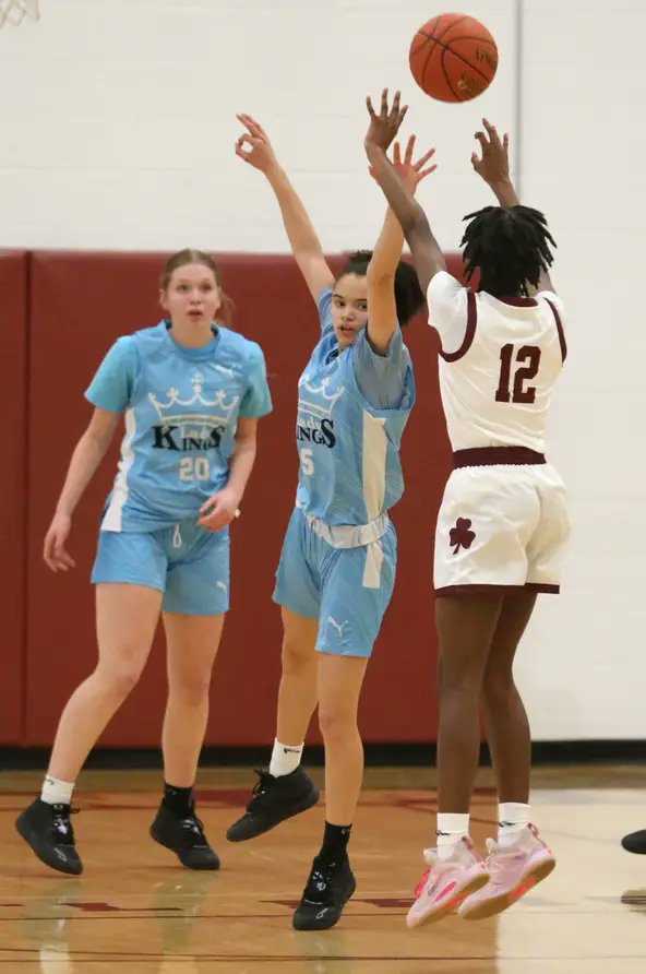 jjDandC's tweet image. .@DandC #RochesterNY area High School Sports 

#Photos by @sdowdphoto - Bishop Kearney at #Aquinas

@SecVAthletics @SecVGBasketball @AqLadyIrish @BKHS_Sports @KGoode_BKKings @KevanJr #ROC