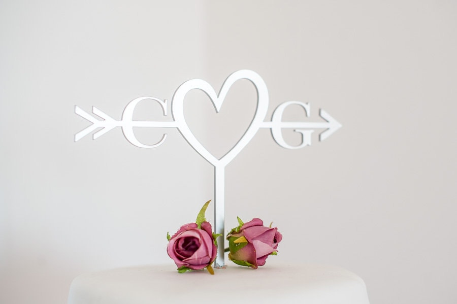 Silver Personalised Arrow Cake Topper - Add Your Initials tuppu.net/6fa96dd9 #Wedding #Etsy #weddingsignage #rusticwedding #HoneywellWeddings #Bridetobe #EngagementParty