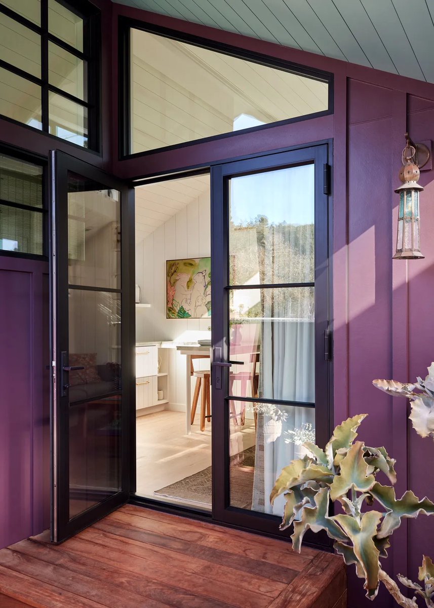 these shades of purple and just the overall cool tones of sarah paulson’s house has me melting. I LOVE!