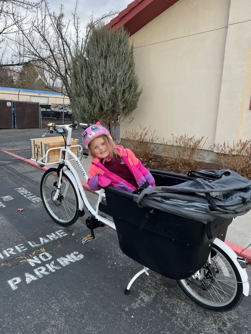 madsencycles's tweet image. #BiketoSchool in Boise, ID 

#abicyclecandomore #madsencycles #cargobike