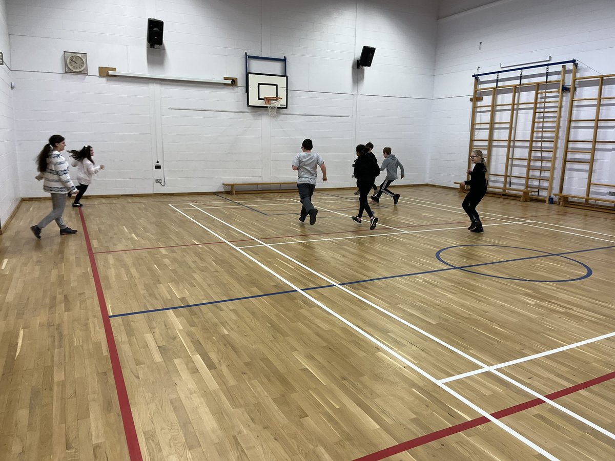 ActiveSchAngus's tweet photo. Such a fun session today with our #FutureYoungLeaders @StrathmorePS today! We definitely had our creativity caps on π§’π§’ Those games were AWESOME ππΌ π€© #FindingNemoπ #ZombieTag π§ββοΈ #CreatingAsWeGo #ActivePlaygrounds ππΌββοΈ #VolunteersMakeSportHappen π #ActiveForfar πͺπΌ https://t.co/FyRG3pYPvE