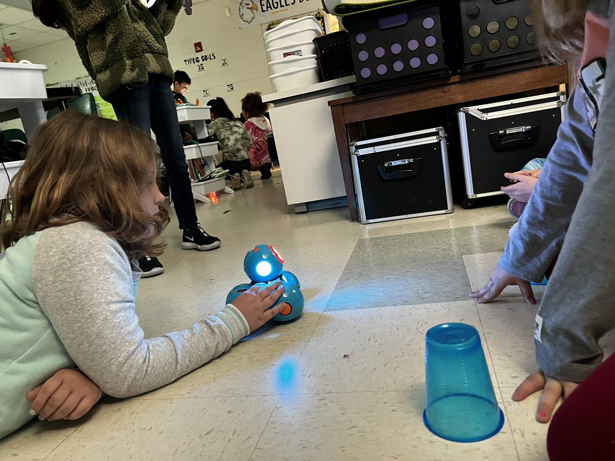 Nicole Grebosz (@nagrebosz83) on Twitter photo A little Dash challenge coding action in 3rd grade! <a href="/WonderWorkshop/">Wonder Workshop</a> <a href="/CitrusGrove_VCS/">Citrus Grove Elementary, Deland FL</a> #cgeeagles A little Dash challenge coding action in 3rd grade! <a href="/WonderWorkshop/">Wonder Workshop</a> <a href="/CitrusGrove_VCS/">Citrus Grove Elementary, Deland FL</a> #cgeeagles