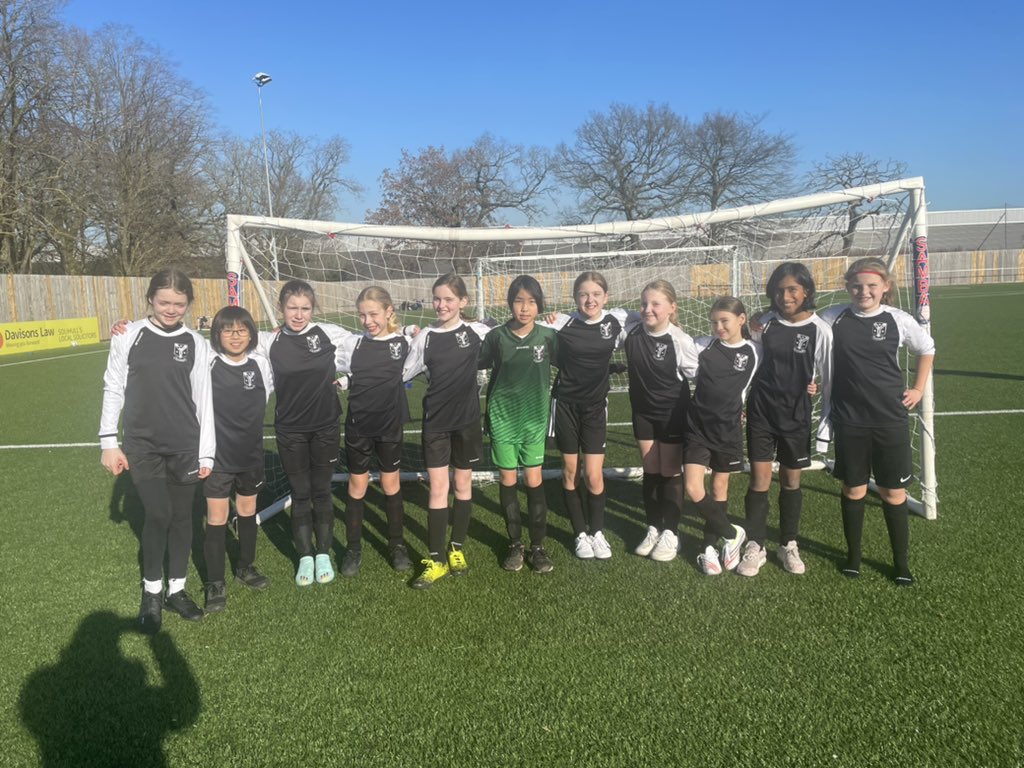 Well done to our boys and girls who participated in a football tournament at Solihull Moors today! Extra shout out to Taylor who received player of the match and girls player of the tournament🏅. Well done all! 🥅⚽️