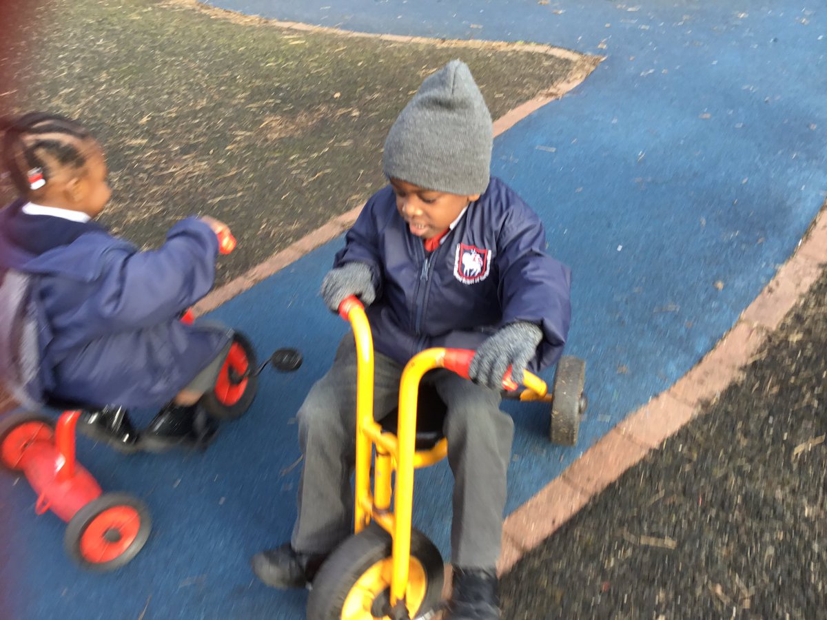 CEResurrection's tweet photo. Nursery children exploring the outside play area. #climbing #Balancing #GrossMotorSkills #learningisfun #ExploringOurEnvironment https://t.co/VZhEa2i9iL