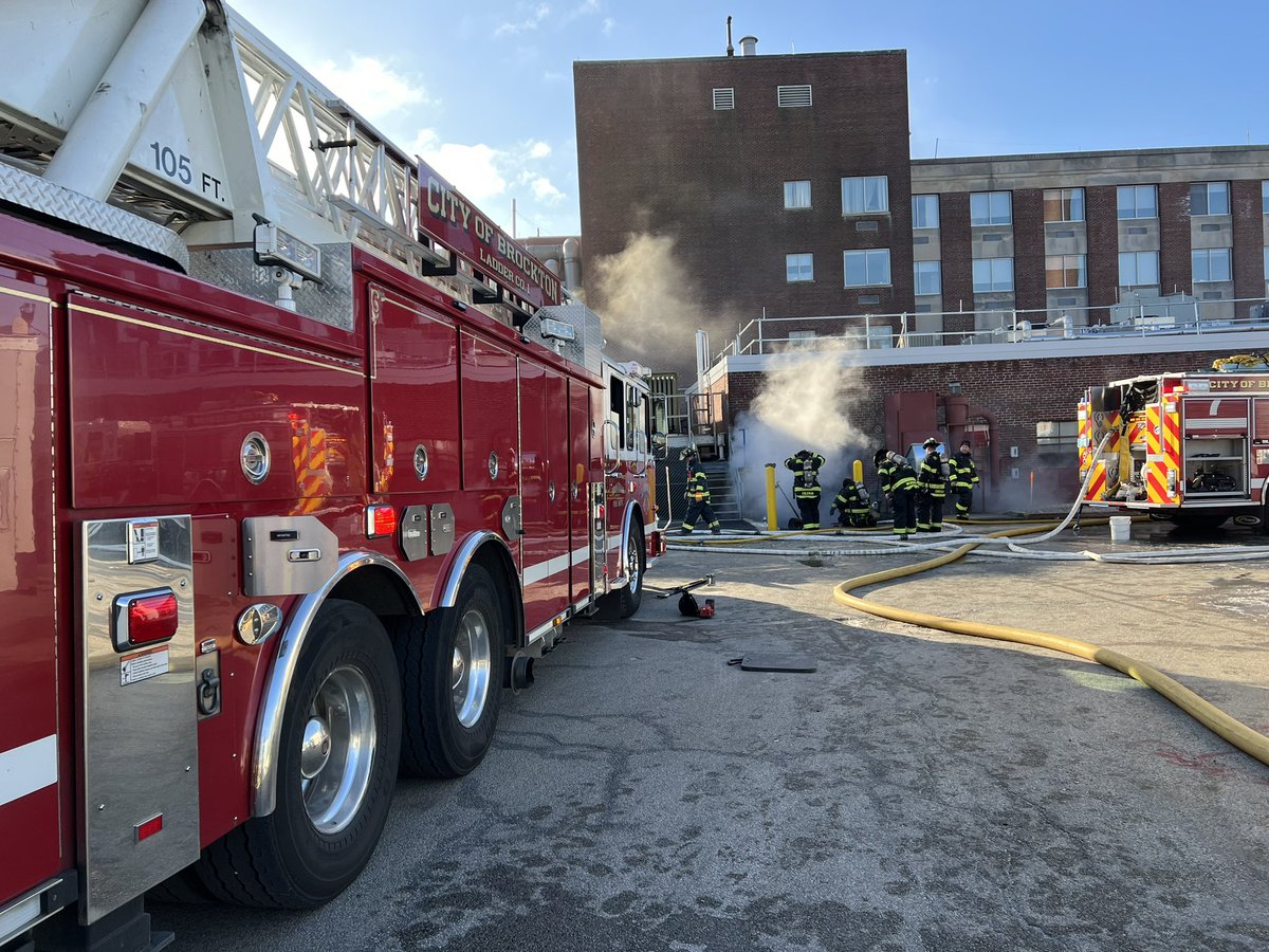 DavidCifarelli's tweet image. HAPPENING NOW: Patients are being forced out of their beds and into the cold after a massive fire broke out at a Brockton hospital this morning #DailyVoice #MAFire (📸: @Brockton_Fire)  dailyvoice.com/massachusetts/…