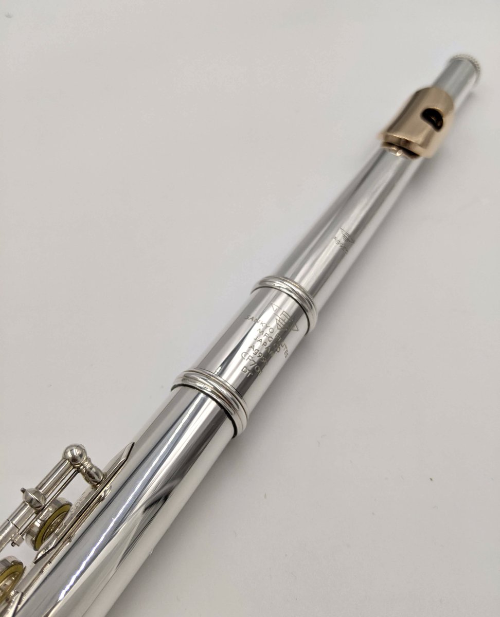 AllFlutesPlus's tweet image. The Sankyo CF701 with a 14k gold lip. This is one of the higher ranges from the reputable brand. It comes with .950 body tubing and headjoint with sterling silver mechanism. £10297 
Specs and purchase: bit.ly/3qFkG3K

@sankyoflutes #sankyo #gold #lipplate #fluteplayer