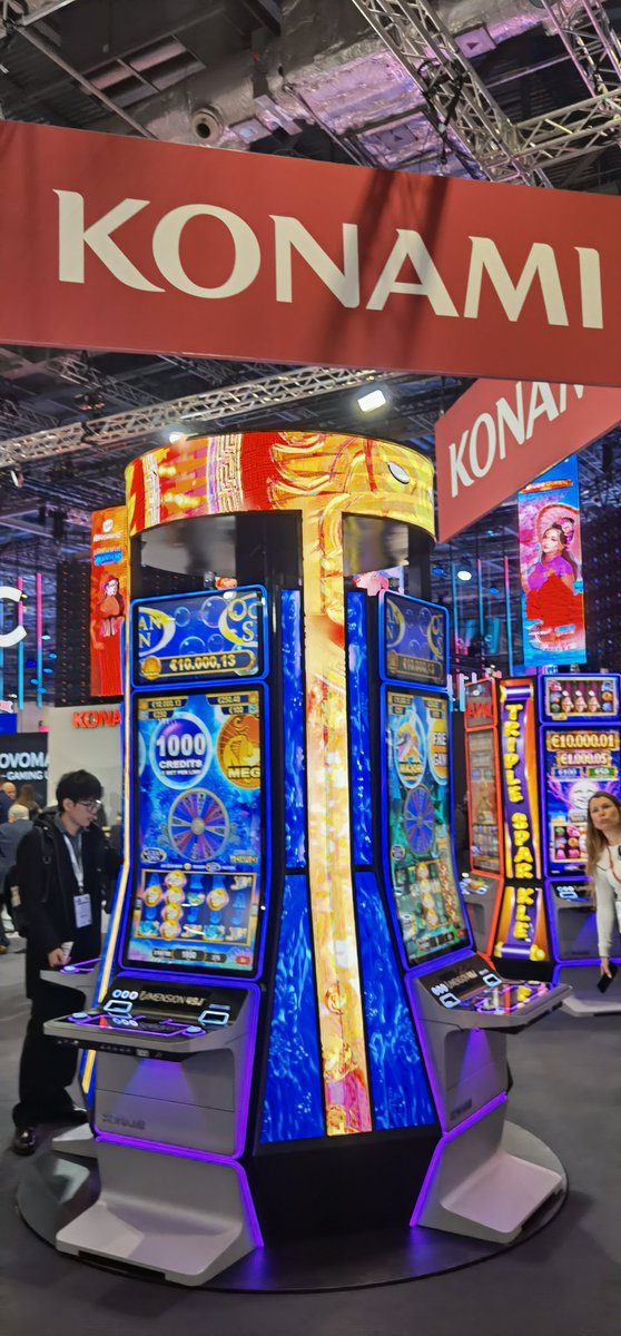 7Ten's tweet photo. This is Konami's famous #BEMANI #BeatSquare ™️ Series! https://t.co/Lix6F3ZYYP