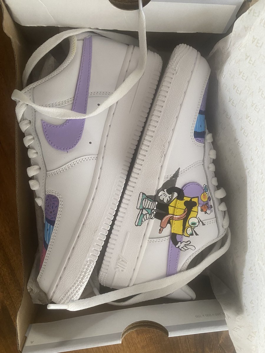 EJFoxen's tweet photo. Perk of being a whale holder of @sneakerboxINC . My daughter wore these to hip hop today and loved them! Thank you @sneakerboxClyde ! Great way to show web3 to the community.. a lot of people were asking about them. https://t.co/KzubSwNOiG