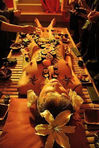 BDSMSubBoyPH's tweet photo. @EdgeMe_Master @A28Himitsuno @Lex_The_Brat @inu_vincey @PerroPh Nyotaimori. Yup. https://t.co/9xzvvsAN4h