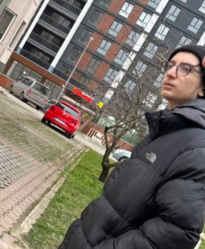 الشرطة التركية تقبض على شاب يتصل على المحصورين تحت الانقاض و يستهزء به 

عدد ضحايا الزلزال وصلت الى 3549 قتيل - 22168 مصاب