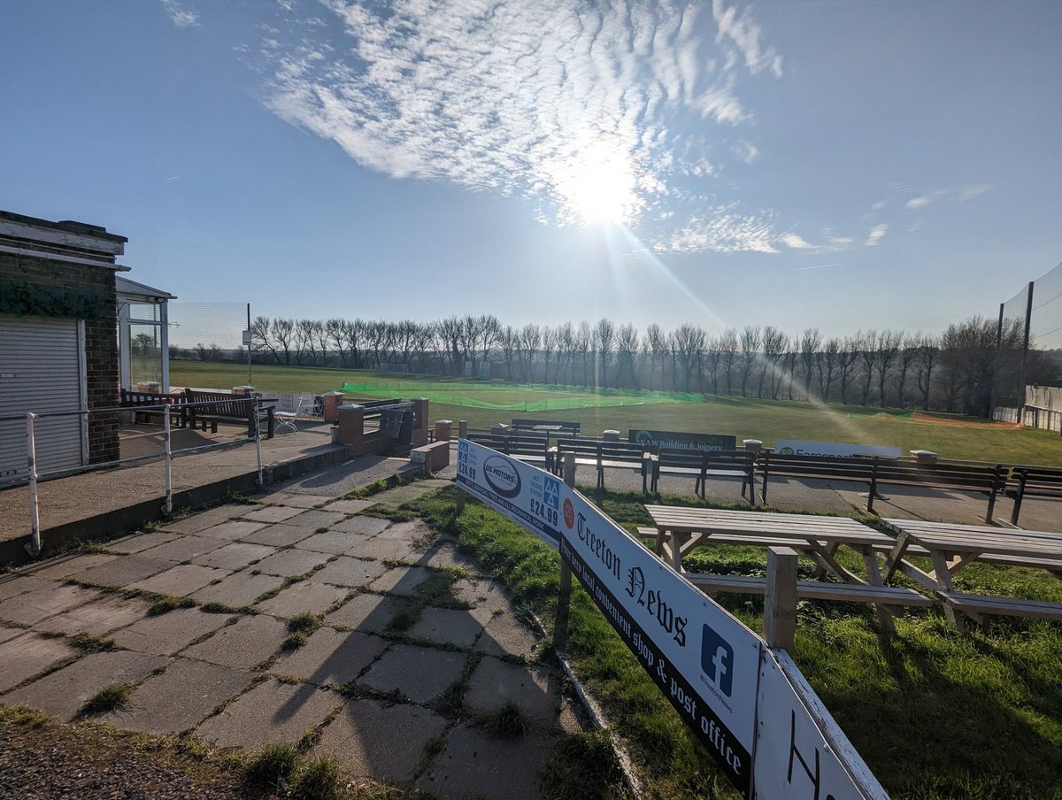Enjoyed getting out to chat savings with <a href="/ClubTreeton/">TreetonCricketClub</a> this ☀️ lunchtime 💡⚡💳🍻

Some great views and loved this clock tower on entrance 👌🏏