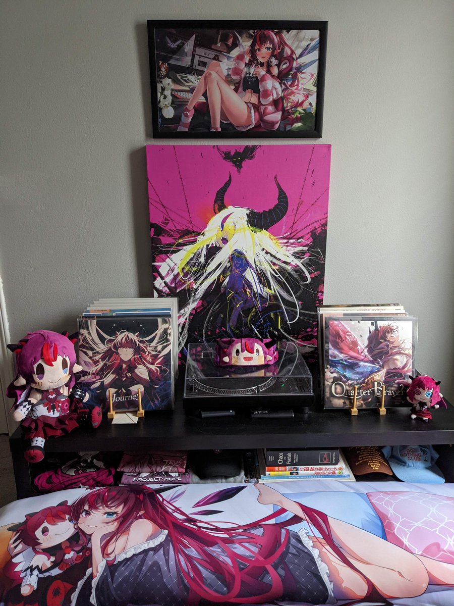 rundll32's tweet photo. Everything finally arrived!! Quarter Bravery sounds so incredible and the quality of the anniversary set is amazing, I'm so happy to be able to continue to support you🥰 #IRyStocrats #MerchRyS #IRySuperb https://t.co/J88kgedOay