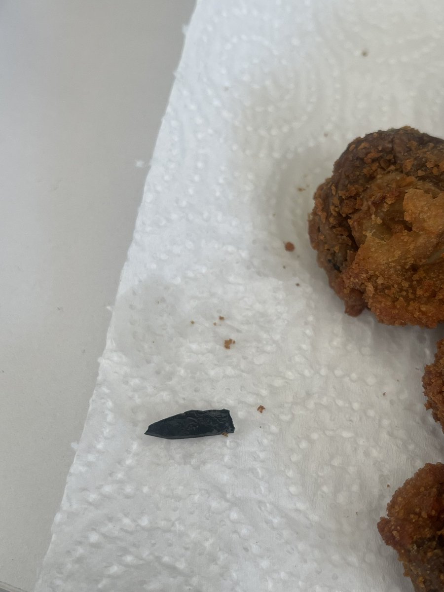 12i_abc's tweet photo. @AsdaServiceTeam found a piece of sharp plastic in my garlic mushrooms today. Almost stabbed my gums while biting into one https://t.co/WfH0XrA97m