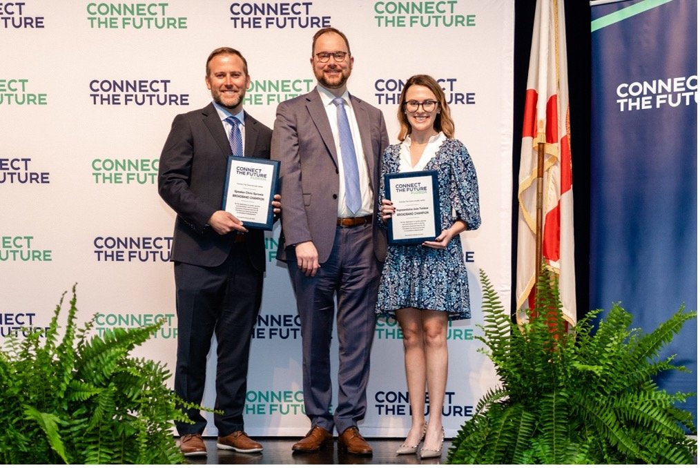 CTF_FL's tweet photo. CTF Florida recently announced our latest recipients of our Broadband Champion Award, former Speaker @ChrisSprowls and Representative @JosieTomkow, for their determination to close the digital divide in Florida. See a recap from @BN9: https://t.co/FaXZFpdgPX https://t.co/t1y8IoXE5B