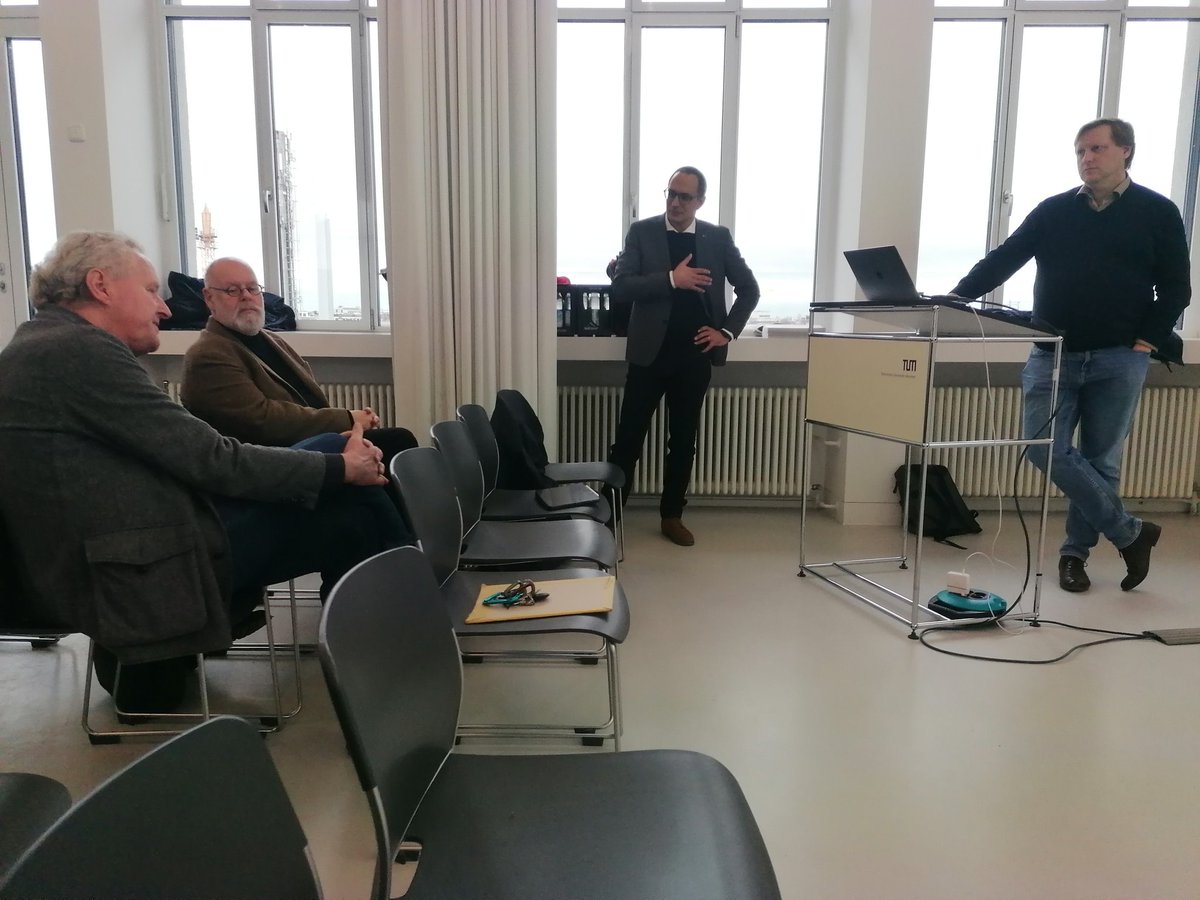 SRL_Bayern's tweet photo. Im vorhoelzer forum der @tum_ed department architecture stellt Arne Lorz den Entwurf zum Stadtentwicklungsplan #STEP2040 der LH München vor und diskutiert mit Mitgliedern der SRL Regionalgruppen Bayern und Gästen darüber https://t.co/9TcsDG84Bb