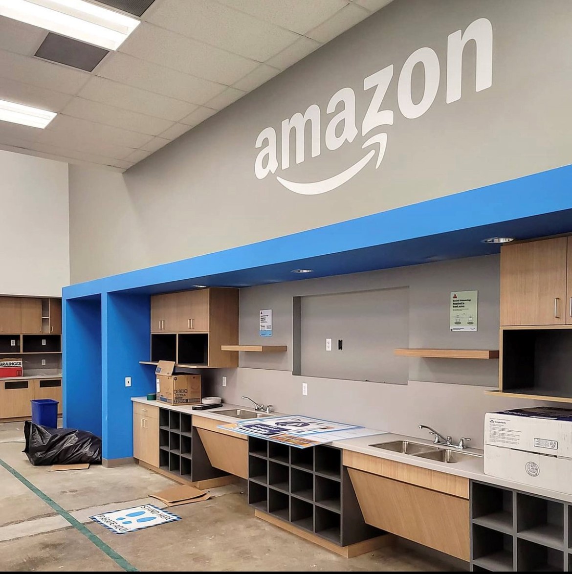 mamaisconstruct's tweet photo. Amazon Store Facility before the finishing touches.
...
Let's talk about your project! Give us a call for free estimates!
212.865.1666 or info@mamais.com
...
#TweetMeTuesday #constructionworker #Projects #Building #renovation #remodel #Amazon #CLICK #callus https://t.co/FdLtuPI6Fc