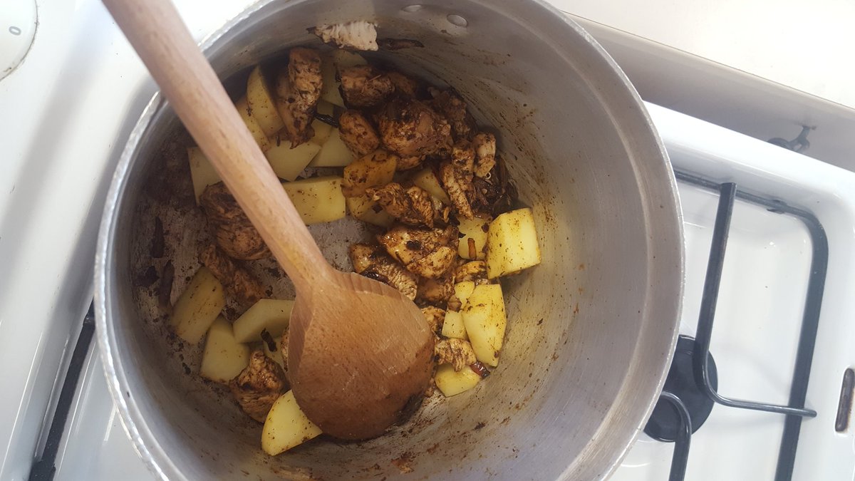 Creative_MsE's tweet photo. Fantastic period 6 today making a curry with year 10s. #potatocurry #Food #fpn @StAnnesRCHS https://t.co/mljEQHHrJT