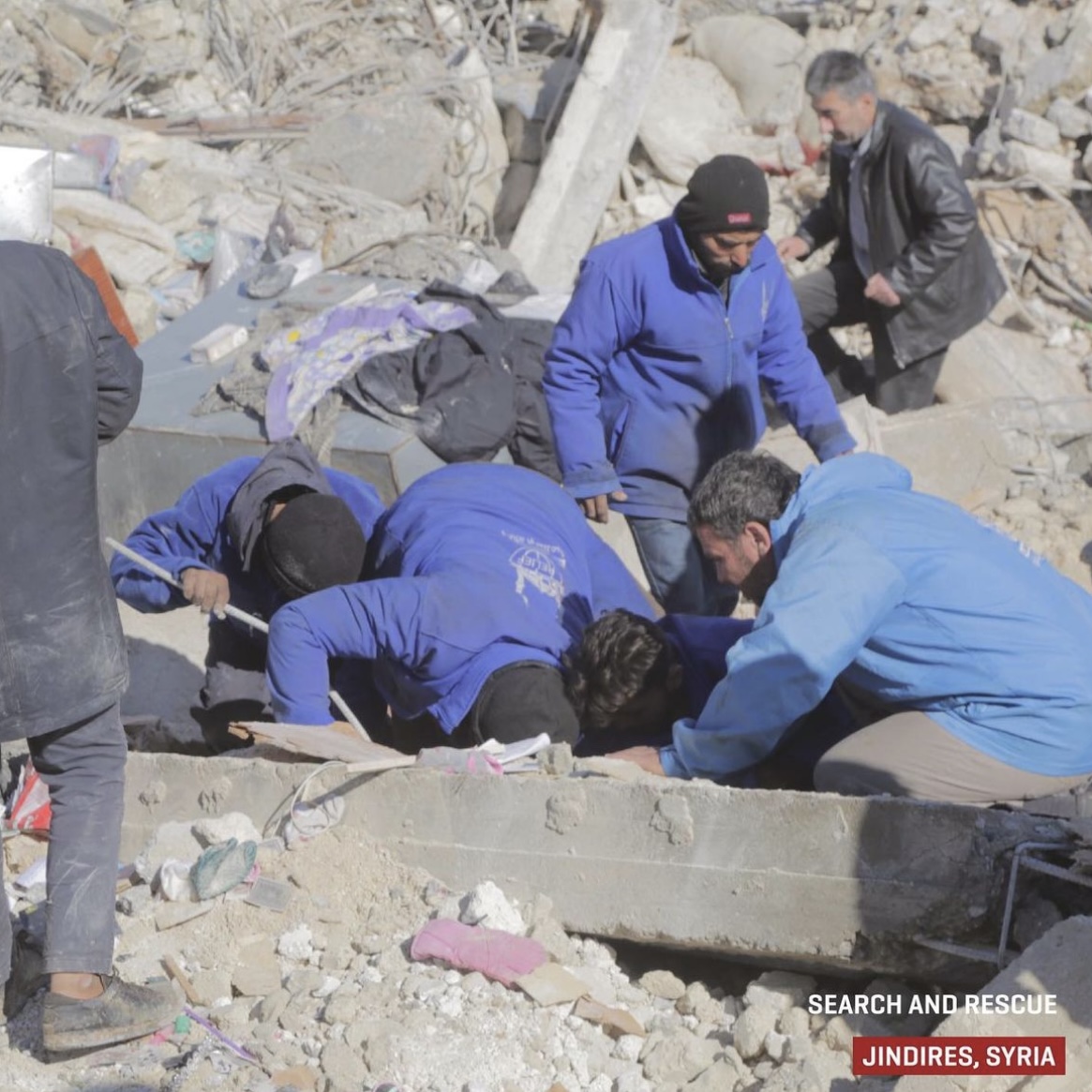 🚨 #Syria #Turkiye 🚨

Islamic Relief teams are distributing: food, blankets, tents, heaters, and medical supplies to hospitals - as well as, performing search &amp; rescue missions, and establishing safe spaces for those affected by the earthquakes.

Donate: islamic-relief.org/news/islamic-r…