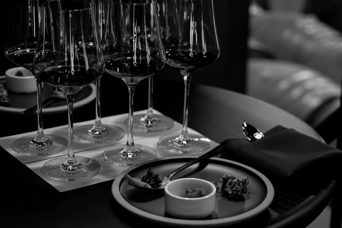 From February 8 - 12, celebrate the season of love in our romantic lounge. We’ll dim the lights, turn up the jazz, and pair our romantic wines with elegant bonbons from Karat Chocolate. Space is limited so we recommend booking ahead to reserve your table.
bit.ly/3jCnYnW
