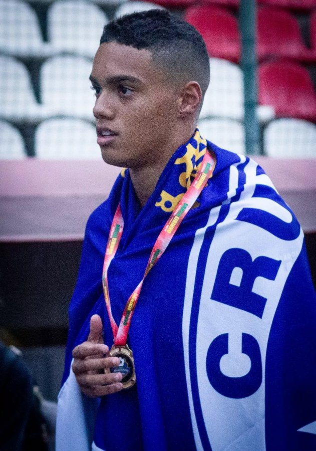 ✅ ¡𝗢𝗙𝗜𝗖𝗜𝗔𝗟! Ronaldinho confirmó que su hijo, João Mendes, fichará por el Barcelona tras cumplir 18 años el próximo 25/2.

🗣️ "Nunca estoy fuera del club, es parte de vida. Donde voy llevo al Barcelona conmigo. Con la llegada de mi hijo estaré más presente".

📻 RAC1.