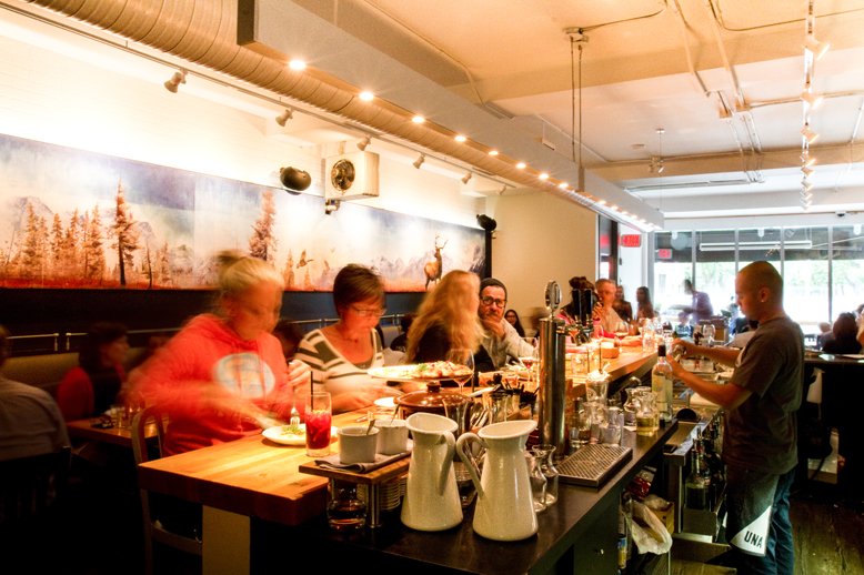 It's the doldrums of winter but we're into the home stretch! Meanwhile, here are five easy ways to boost your pizzeria's visibility and sales from restaurant expert Chiasson Consultants Inc. Photo courtesy Una Pizzeria Calgary canadianpizzamag.com/making-dough-w…