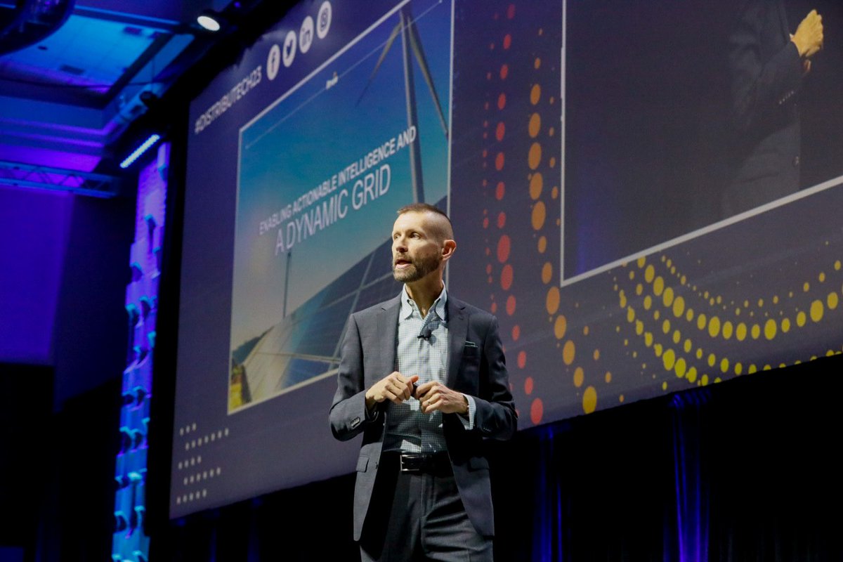 DISTRIBUTECH's tweet image. What a STRONG start to #DISTRIBUTECH23 💪 and still so much left! 

#DISTRIBUTECH #transmissionsystem #distributionsystem #transmissionsystems #distributionsystems #powergrid