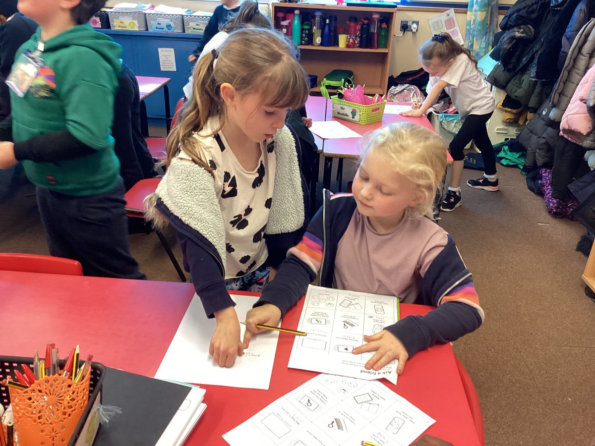 UptonWestleasch's tweet photo. Really good conversations going on today about @safeinternetday going on in #WestleaAshY2. How can we keep safe online? What is private information? And a game of bingo to find who likes doing what online. #WestleaComputing #SID2023 @UK_SIC https://t.co/jjBsAxUh4Z