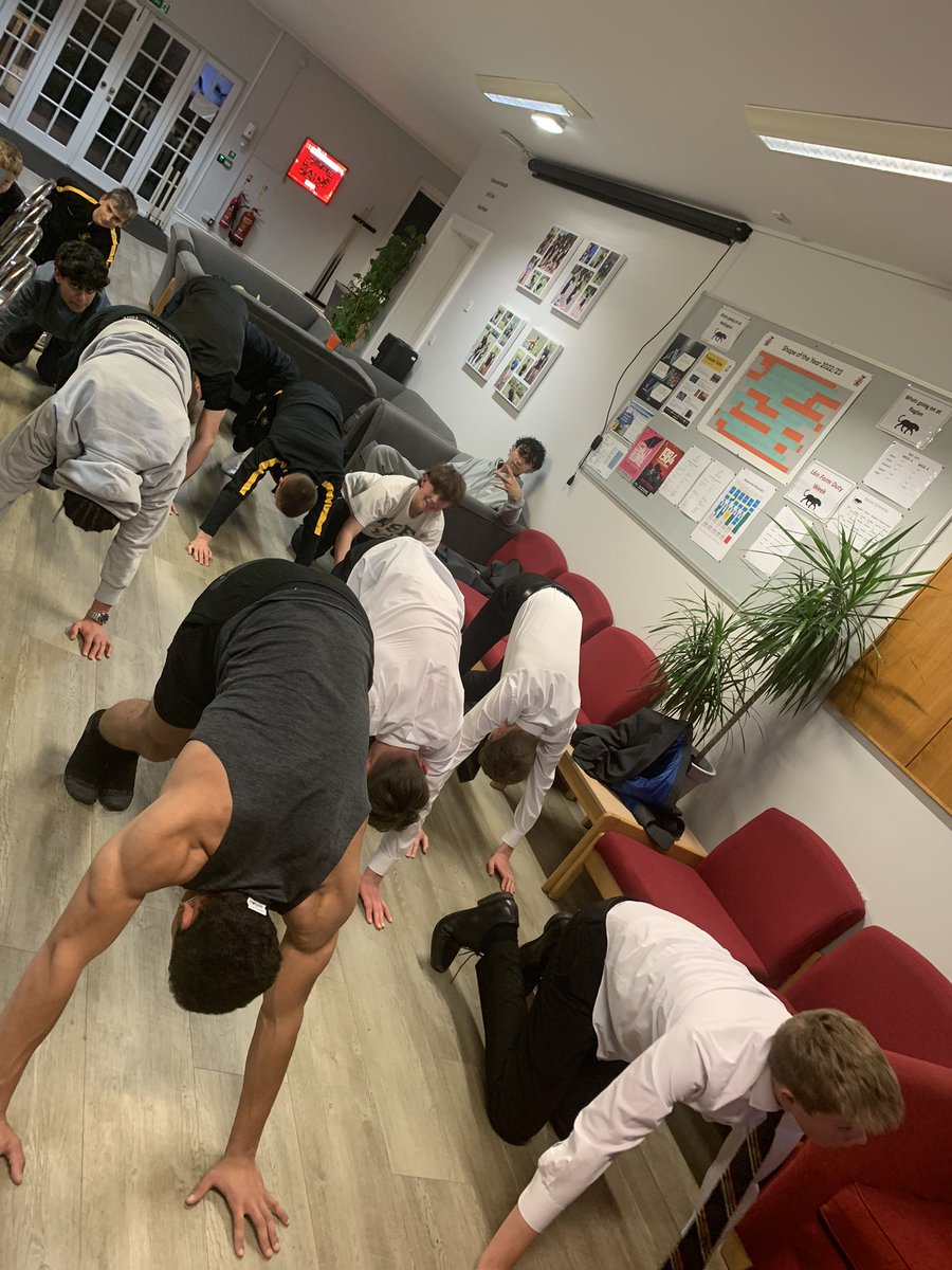 welly_raglan's tweet photo. Nothing like a spot of relaxing yoga after a busy day#supporting mental health. https://t.co/pR9dgs2nZx