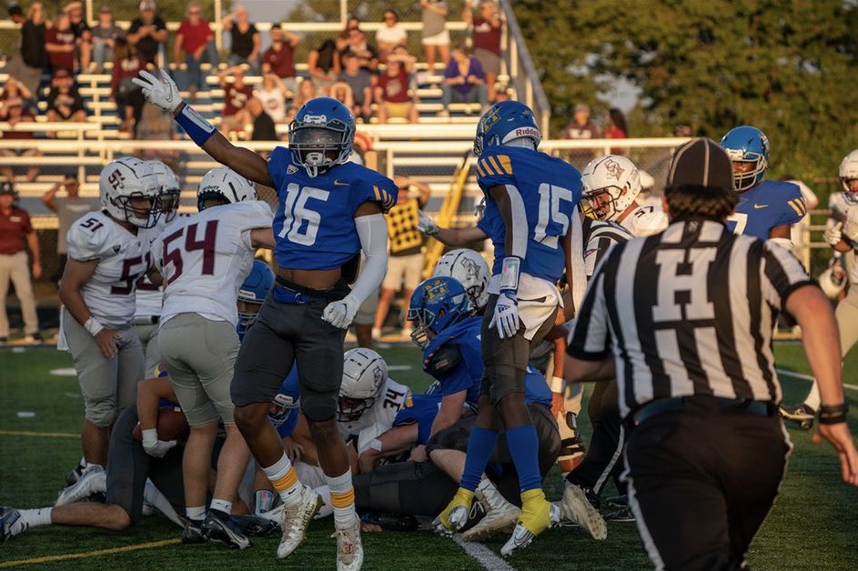JeremiahRoy_'s tweet photo. #AGTG After a great conversation with Coach Davis Im Beyond Blessed to have received my 3rd offer from Midway University 💙 https://t.co/LUtk03PzFx