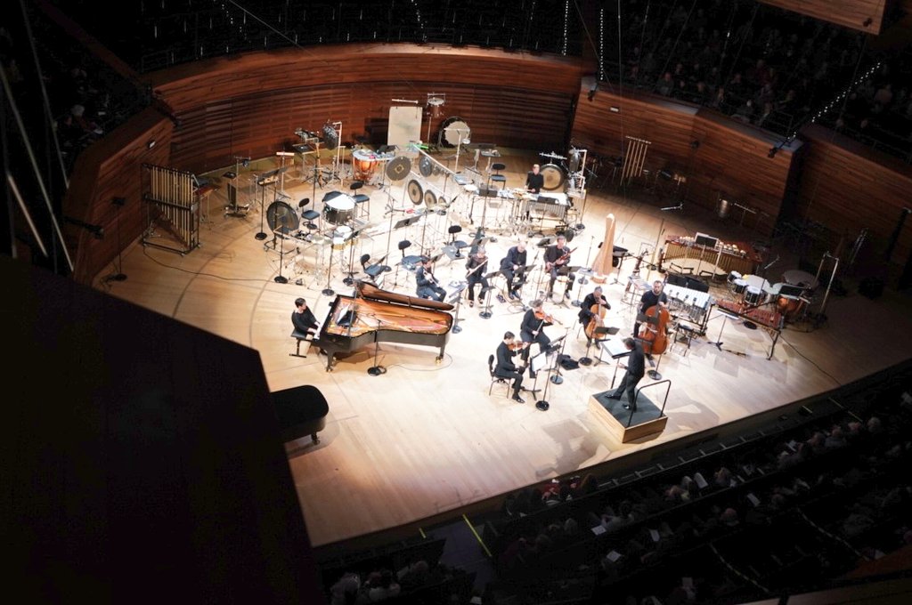 On débute le concert d'ouverture du festival <a href="/PresencesRadio/">Festival Présences - Radio France</a> avec Sky Blue de <a href="/chiayinglin/">Jy Lin</a> @Maisondelaradio <a href="/francemusique/">France Musique</a> <a href="/titoceccherini/">Tito Ceccherini</a>