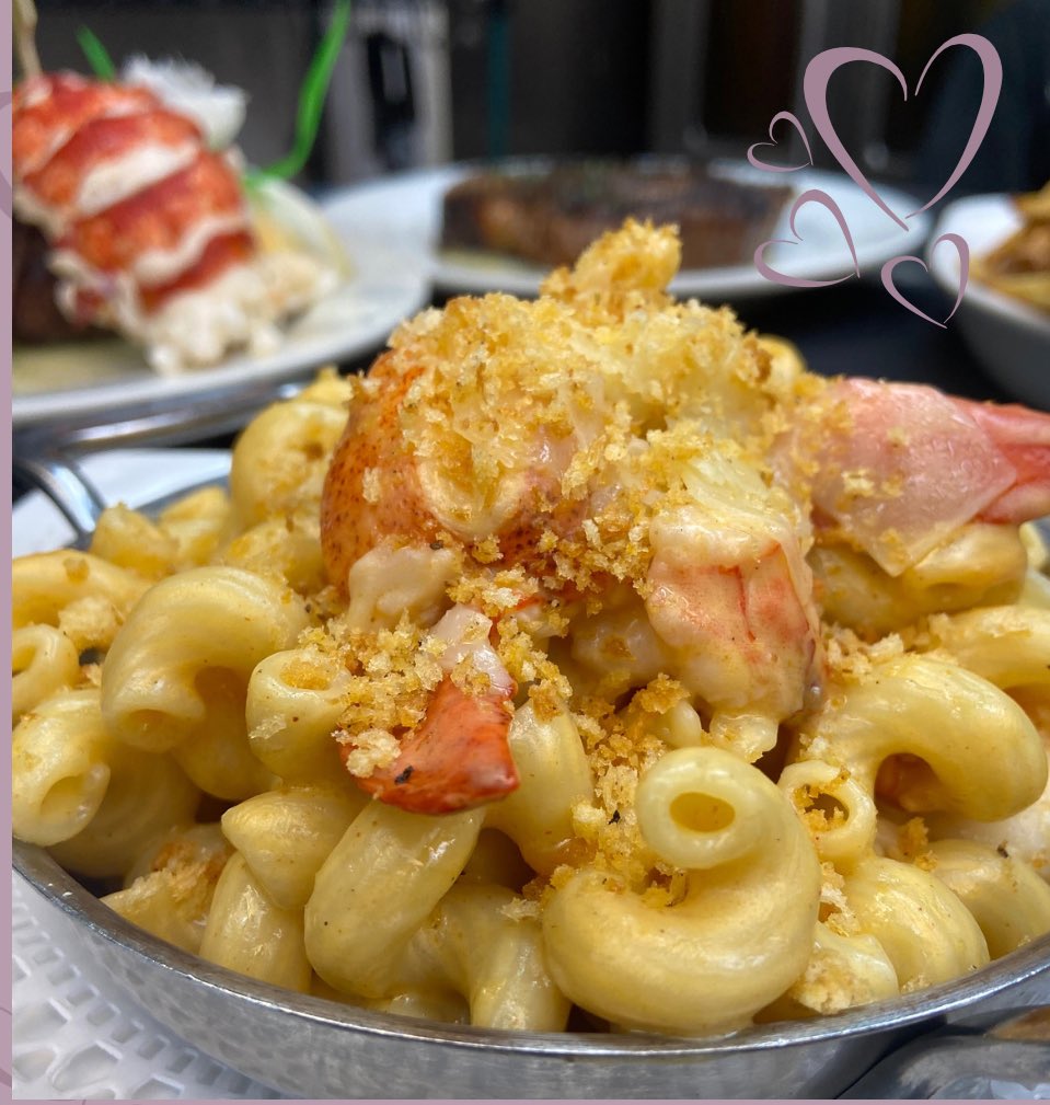 The weather is lovely and oooh that lobster 🦞 
Lobster love 💗 at Mark’s Prime Steakhouse.
Plan your lobster dinner out at  marksprimesteakhouse.com/reservations/ #flordia #dinner #marksprimesteakhouse #WinterVibes