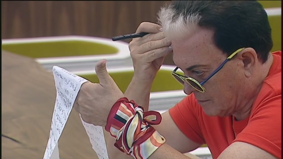 repelloidiotas's tweet photo. Eccoci qua. Una diapositiva di me da questa sera fino a sabato a cercare di capire quanti punti sto facendo al #fantasanremo2023 #Sanremo2023 https://t.co/AyhZEtOjmK
