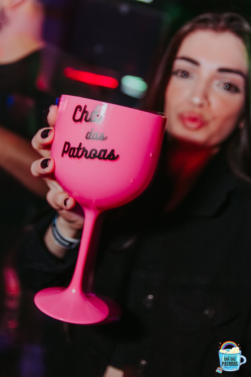chadaspatroas's tweet photo. Edição: Dona de mim! 11/03
Feminejas + Samba Delas + DJs Letícia Sartoretto + Taay Melo + Júlia Ribas

Festa feita por mulheres, para mulheres! https://t.co/xUKkgCKzgl