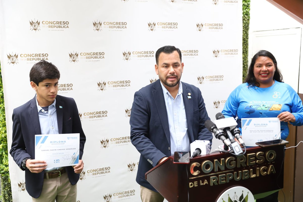 “Felicitaciones Samuel, sigue adelante, continúa trayendo muchas glorias a Guatemala, así como muchos otros atletas que también participan en justas internacionales”, diputado Hugo Rodríguez.