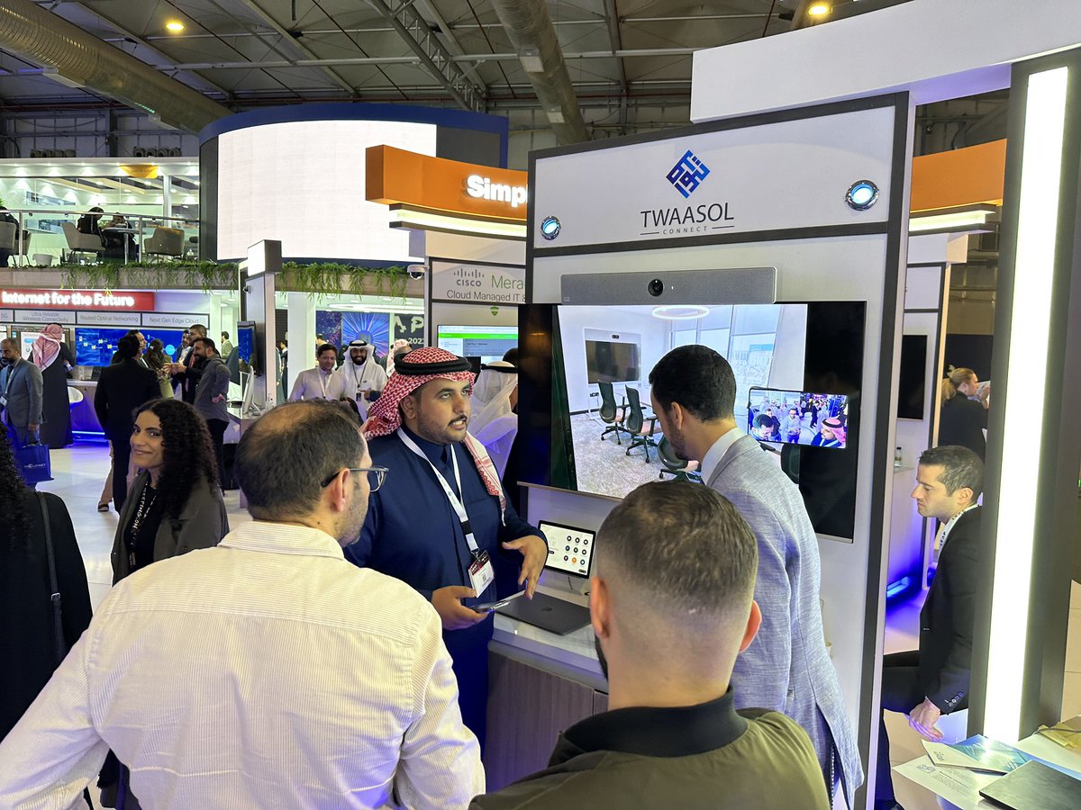 Twaasol1's tweet image. And with the end of day 2 from #Leap we are so excited and looking forward to see more customers and friends tomorrow.. 
#CiscoLeap